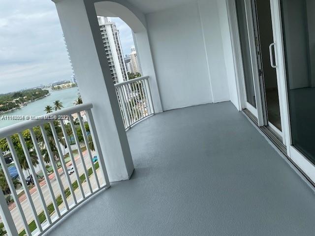 4 of 25 - 5401 Collins Ave 833, Miami Beach, FL