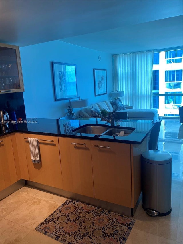 4 of 27 - 6801 Collins Ave 1102 (door 1111), Miami Beach, FL