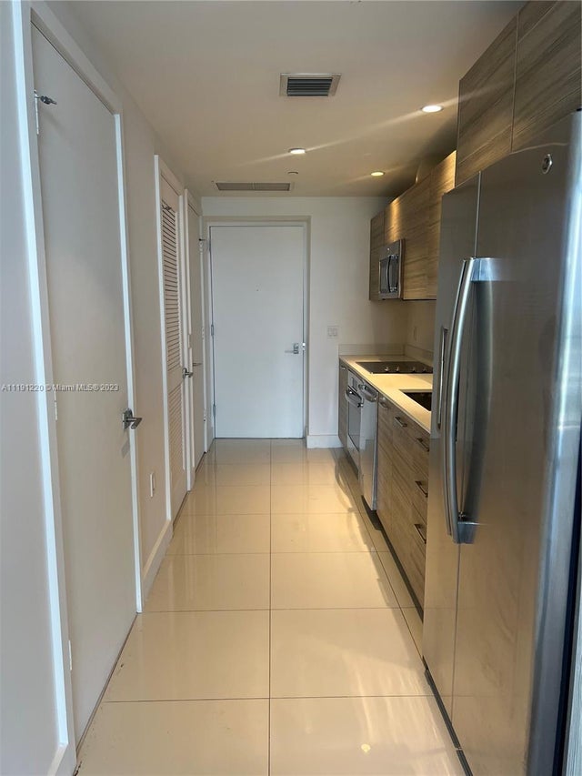 3 of 18 - 121 Ne 34 St 2215, Miami, FL