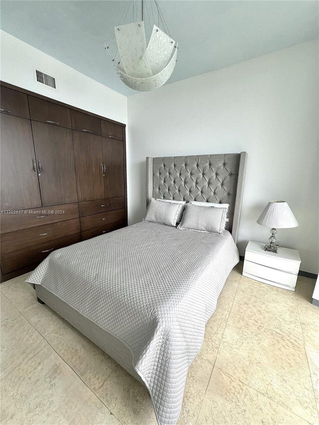 5 of 7 - 16001 Collins Ave 1705, Sunny Isles Beach, FL