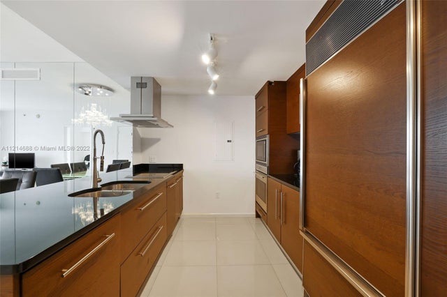 3 of 39 - 495 Brickell Ave 3903, Miami, FL