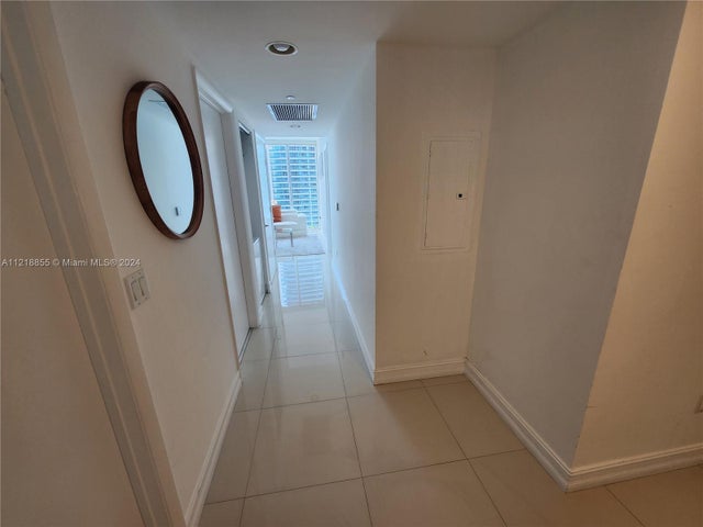 5 of 20 - 485 Brickell Ave 2504, Miami, FL