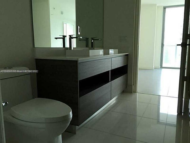 5 of 18 - 1100 S Miami Ave 2903, Miami, FL
