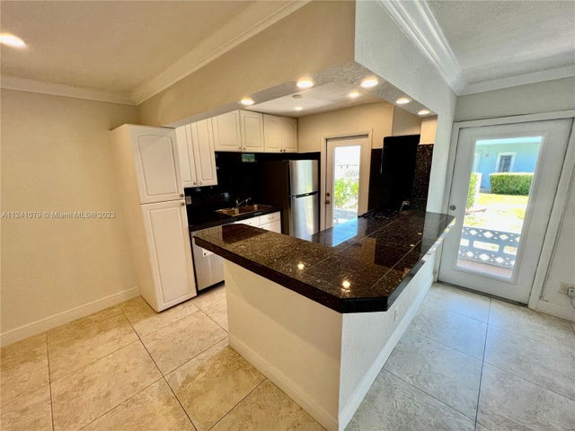 4 of 27 - 2700 Ne 135th St 45, North Miami, FL