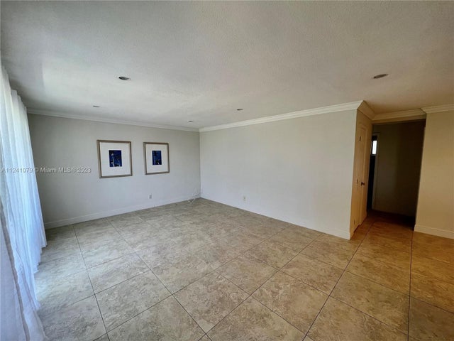 5 of 27 - 2700 Ne 135th St 45, North Miami, FL