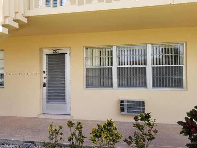 1 of 6 - 206 Sheffield I 206, West Palm Beach, FL
