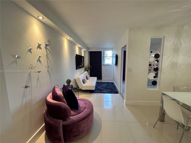 4 of 27 - 5161 Collins Ave 309, Miami Beach, FL