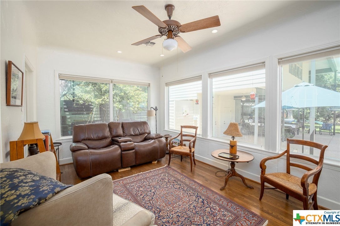 104 W Edgewater Terrace on Comal River in New Braunfels MLS® 481806