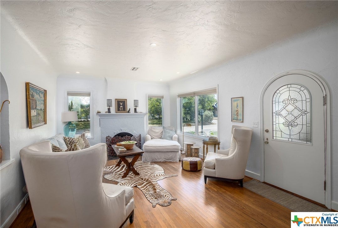 104 W Edgewater Terrace on Comal River in New Braunfels MLS® 481806