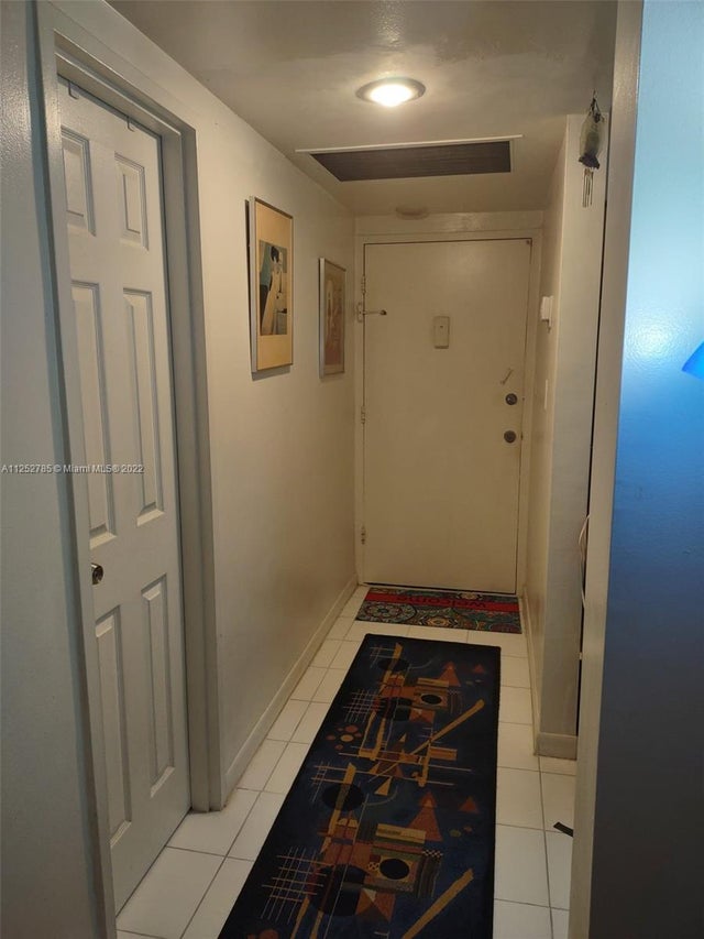 4 of 15 - 4747 Collins Ave 107, Miami Beach, FL