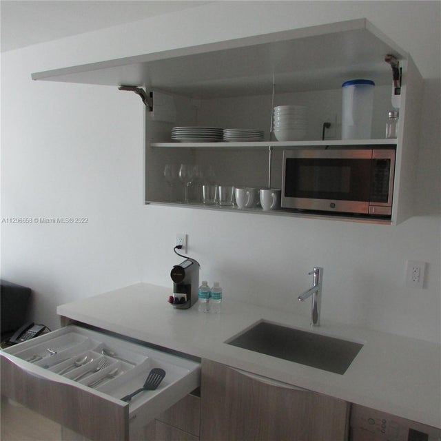 4 of 37 - 1215 West Ave 408, Miami Beach, FL