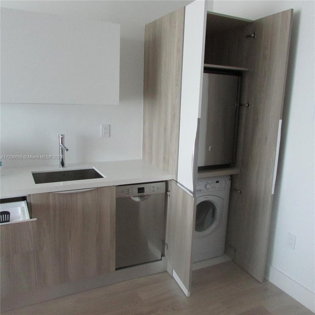5 of 37 - 1215 West Ave 408, Miami Beach, FL