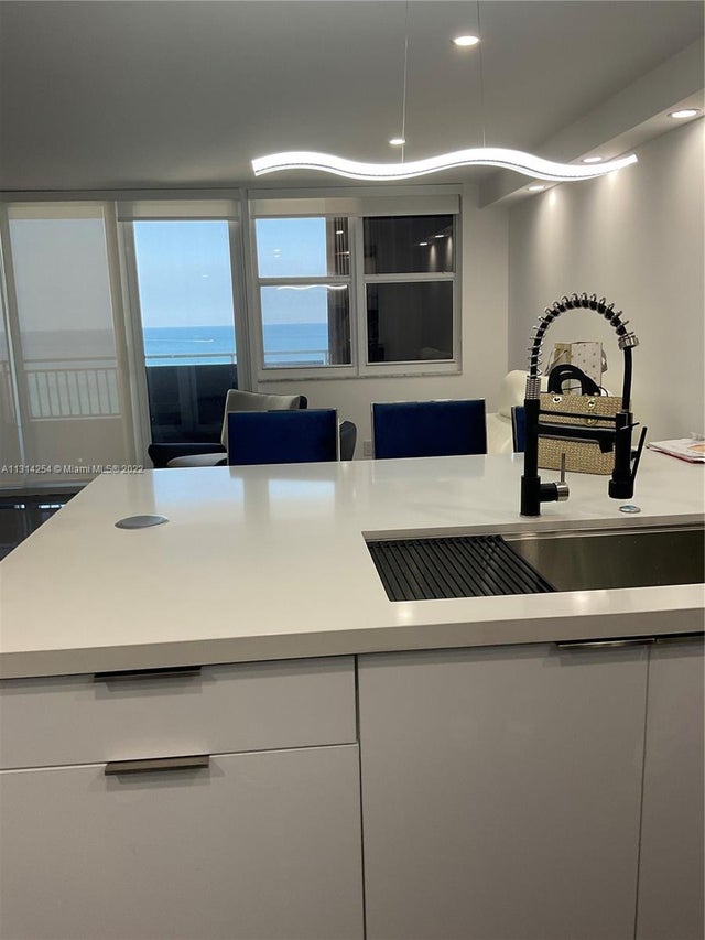 4 of 37 - 3180 S Ocean Dr 1503, Hallandale Beach, FL