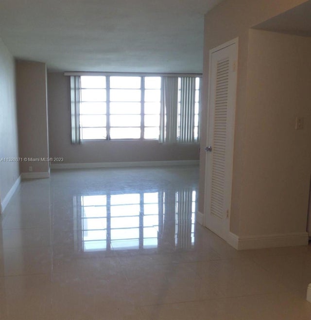 2 of 4 - 1000 West Ave 1032, Miami Beach, FL