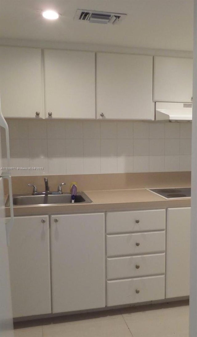 3 of 4 - 1000 West Ave 1032, Miami Beach, FL