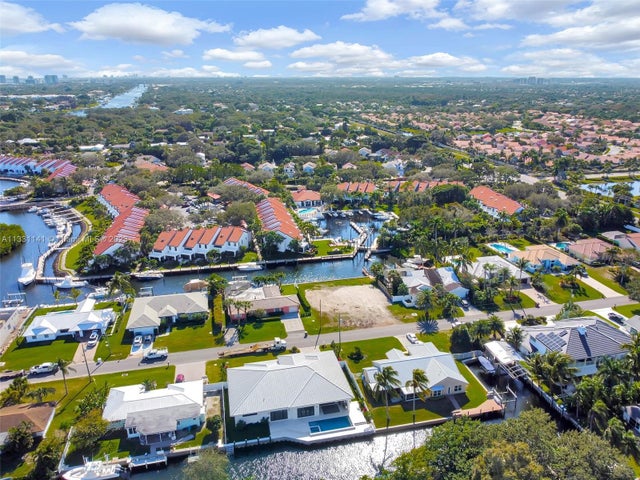 4 of 49 - 2400 Edward Rd, Palm Beach Gardens, FL