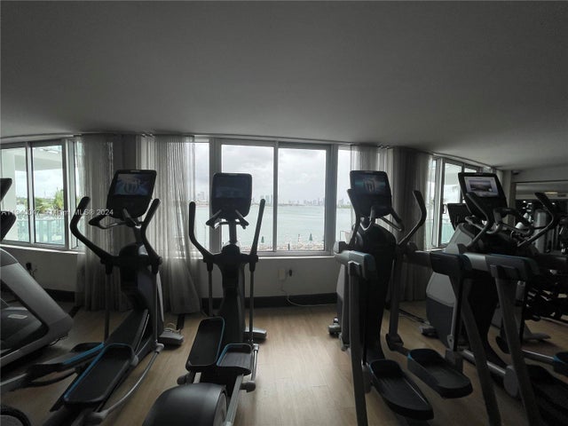 4 of 14 - 1100 West Ave 418, Miami Beach, FL