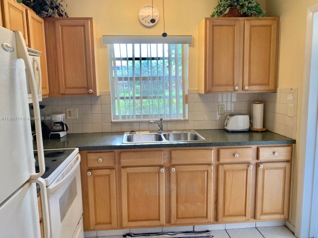 2 of 22 - 5300 Washington St G123, Hollywood, FL