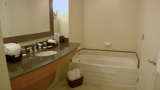 5 of 17 - 18001 Collins Ave 1403, Sunny Isles Beach, FL