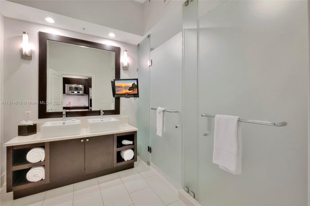 3 of 17 - 5300 Nw 87th Ave 606, Doral, FL