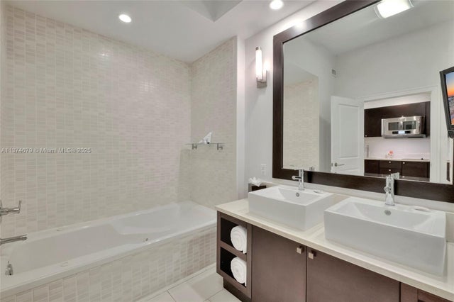 4 of 17 - 5300 Nw 87th Ave 606, Doral, FL