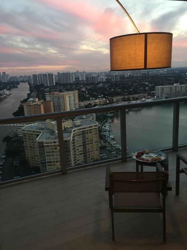 4 of 20 - N/A, Hallandale Beach, FL