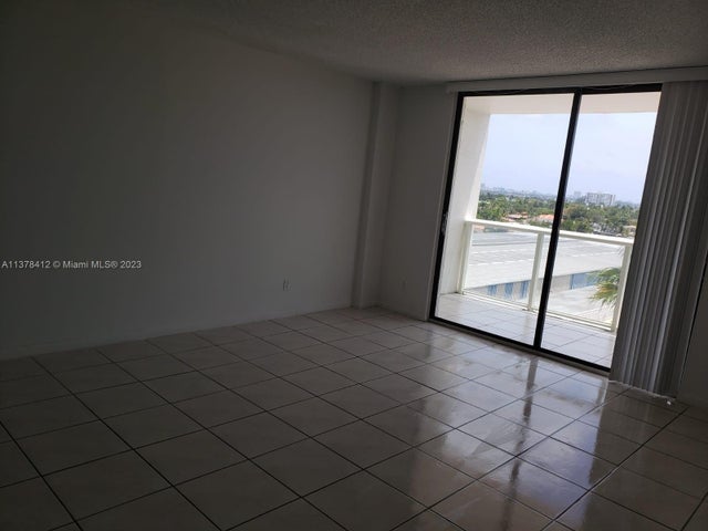 4 of 8 - 13499 Biscayne Blvd 712, North Miami, FL