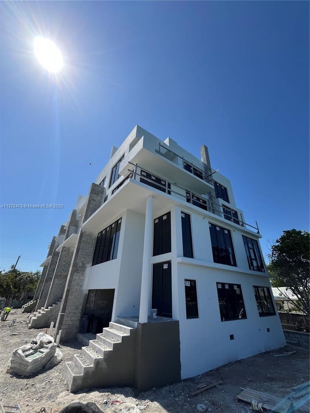 5 of 16 - 7300 Trouville Esplanade 3, Miami Beach, FL