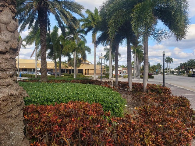 2 of 18 - 1720 Harrison St 12d, Hollywood, FL