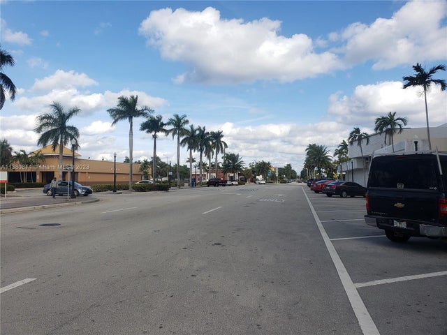 5 of 18 - 1720 Harrison St 12d, Hollywood, FL