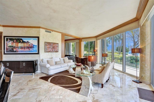 1 of 33 - 2600 Island Blvd 101, Aventura, FL