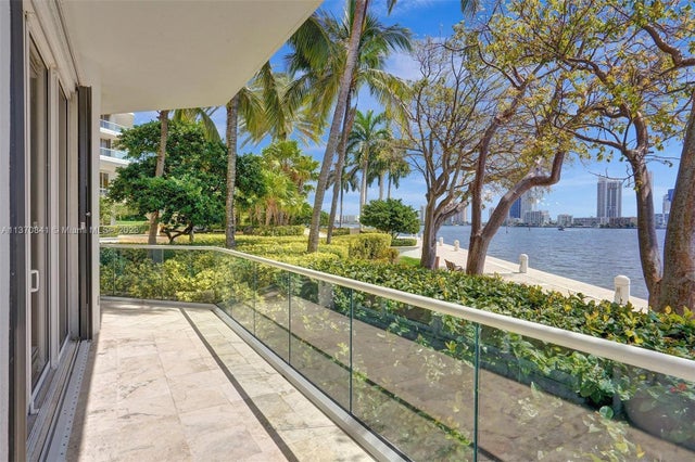 2 of 33 - 2600 Island Blvd 101, Aventura, FL