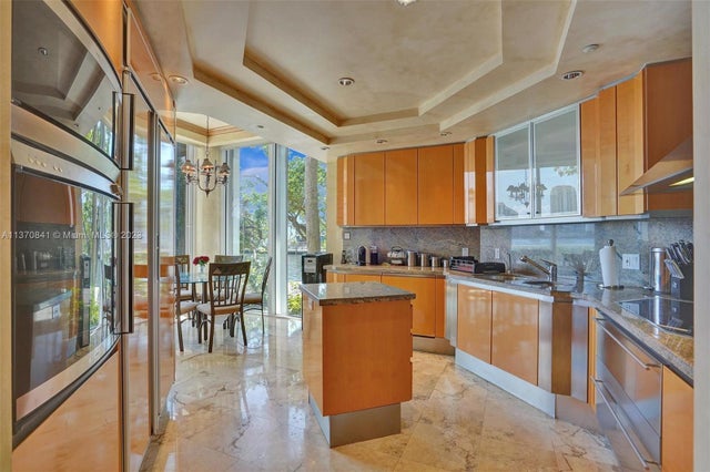 4 of 33 - 2600 Island Blvd 101, Aventura, FL