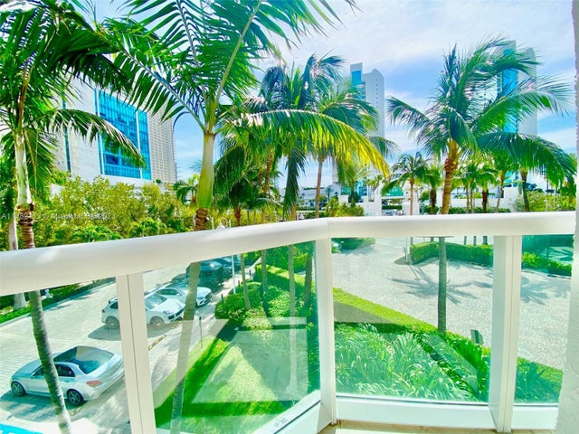 1 of 16 - 16400 Collins Ave C24, Sunny Isles Beach, FL