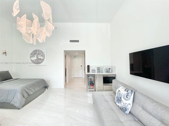 3 of 16 - 16400 Collins Ave C24, Sunny Isles Beach, FL