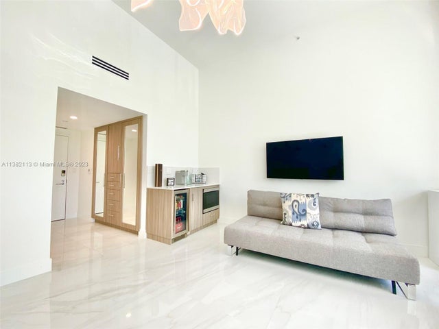4 of 16 - 16400 Collins Ave C24, Sunny Isles Beach, FL