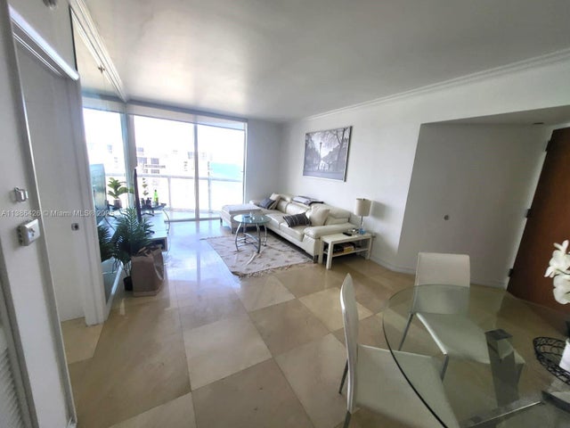 5 of 12 - 6365 Collins Ave 1711, Miami Beach, FL