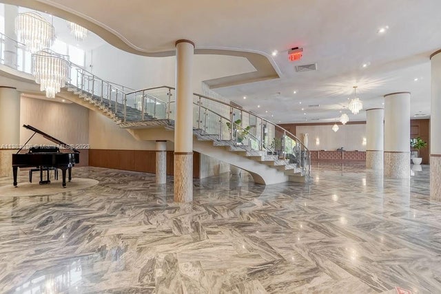 4 of 33 - 5401 Collins Ave 601, Miami Beach, FL