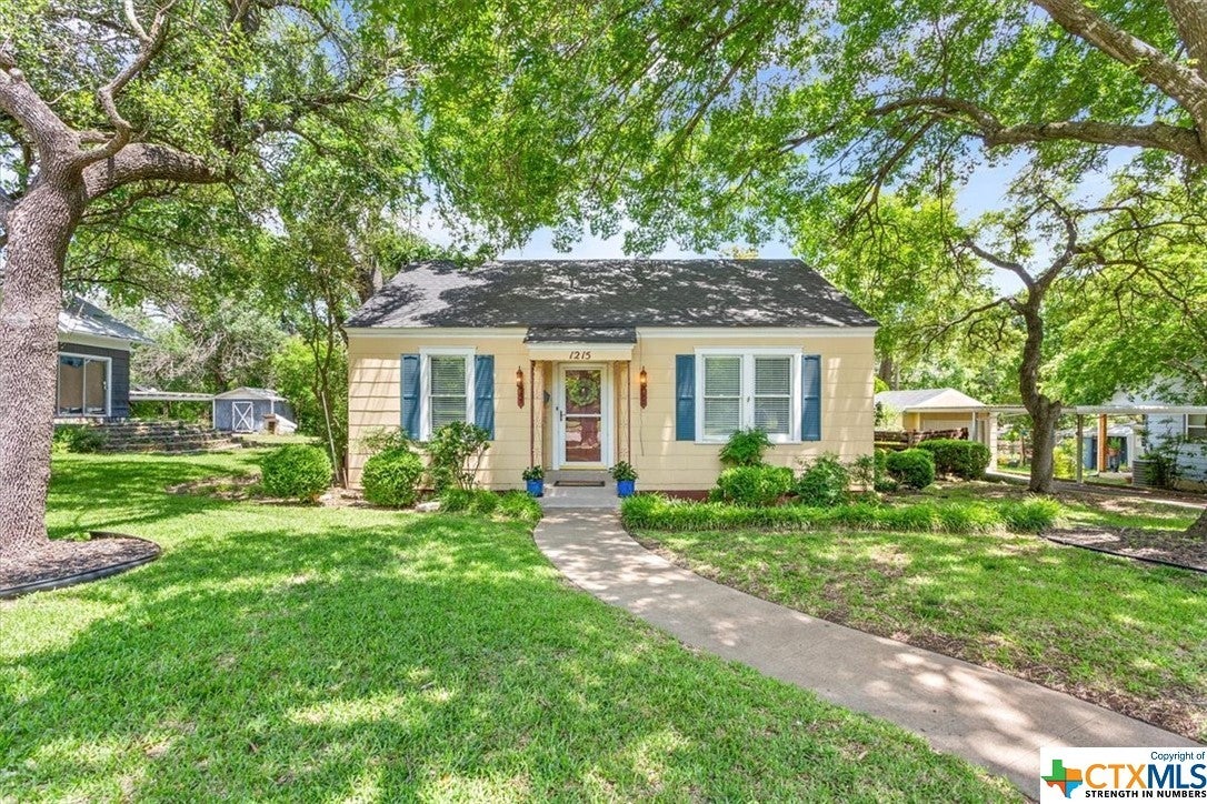 Photo of Listing #502890