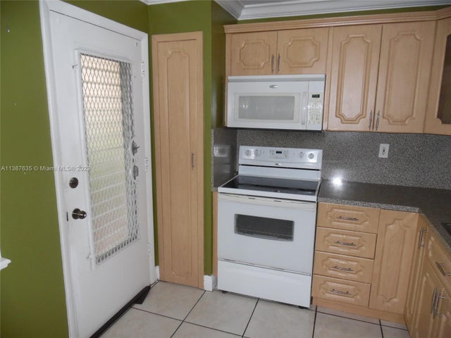 3 of 20 - 1501 Ne 191st St C107, Miami, FL