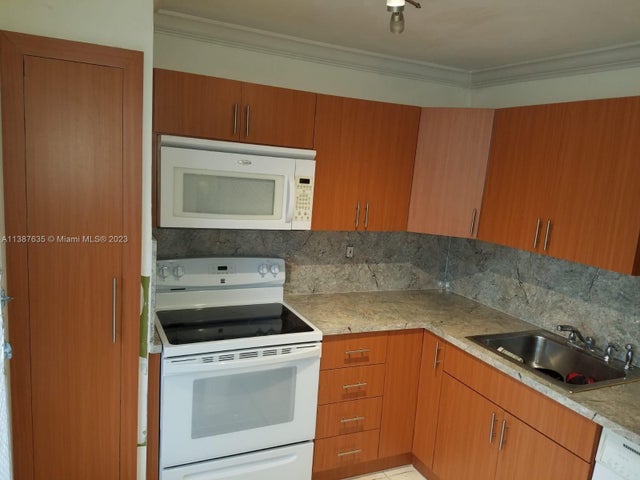 4 of 20 - 1501 Ne 191st St C107, Miami, FL