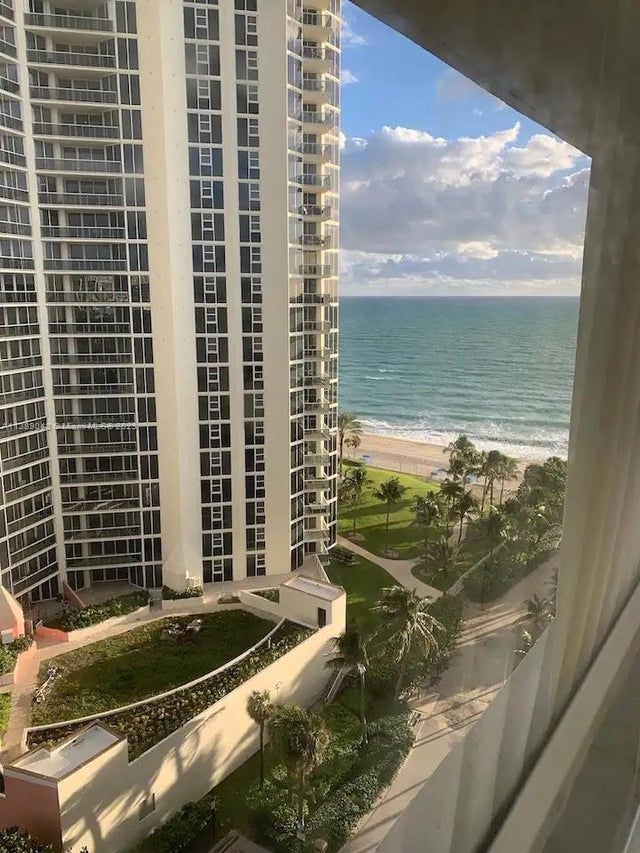 3 of 12 - 19201 Collins Ave 328, Sunny Isles Beach, FL