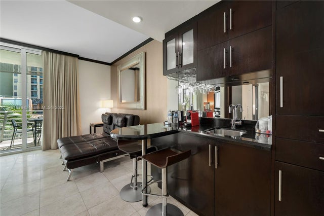 4 of 15 - 1437 Collins Ave 311, Miami Beach, FL