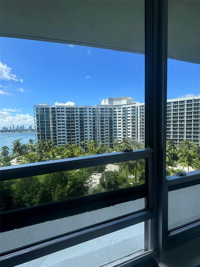 2 of 9 - 1500 Bay Rd 856s, Miami Beach, FL