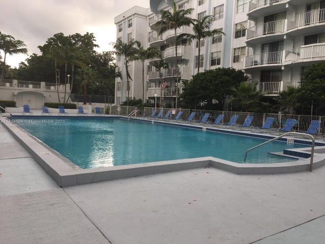 1 of 27 - 496 Nw 165th St Rd D312, Miami, FL