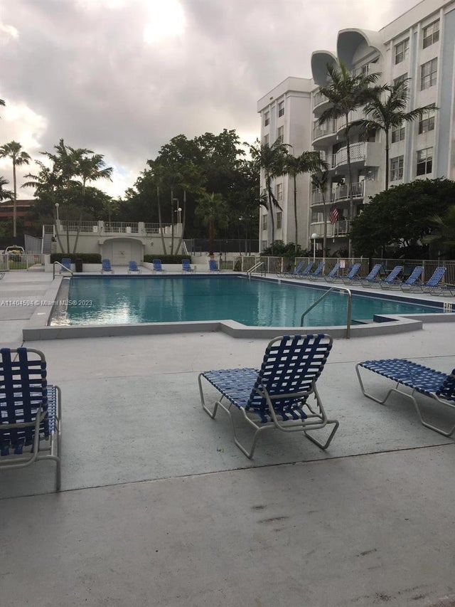 2 of 27 - 496 Nw 165th St Rd D312, Miami, FL