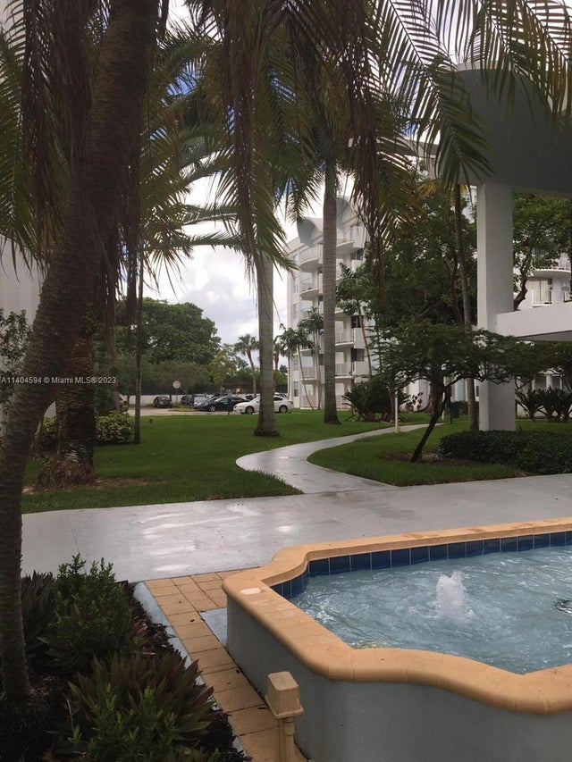 3 of 27 - 496 Nw 165th St Rd D312, Miami, FL