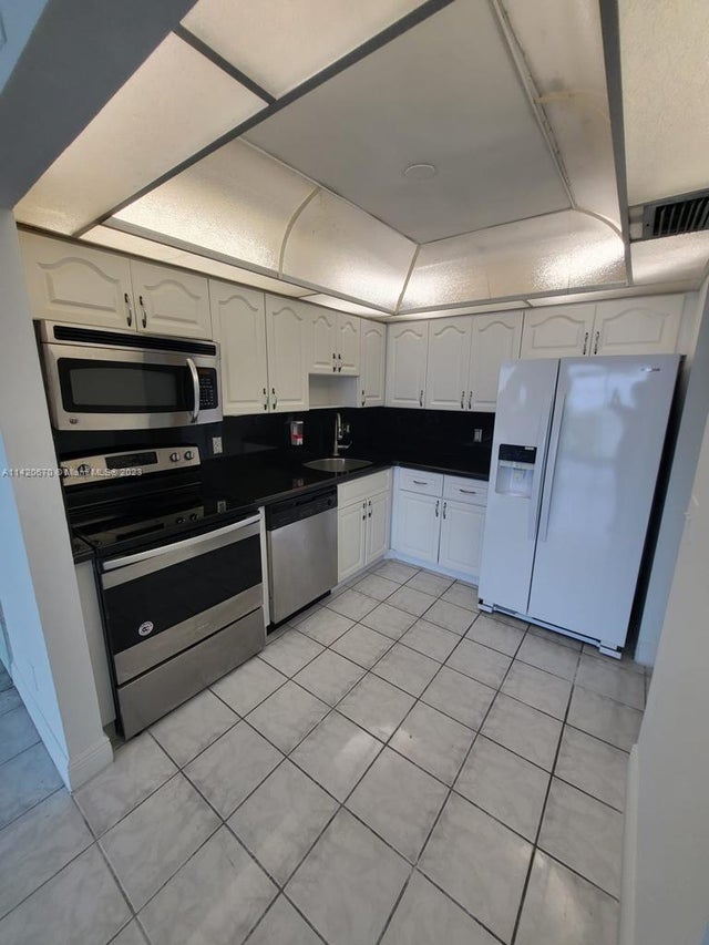 4 of 14 - 13499 Biscayne Blvd 1204, North Miami, FL