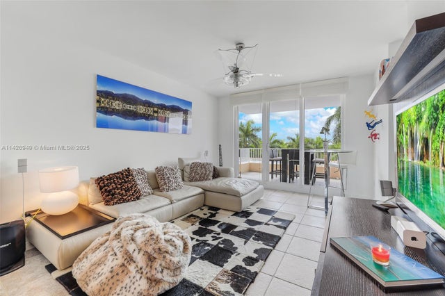 2 of 28 - 789 Crandon Blvd 403, Key Biscayne, FL