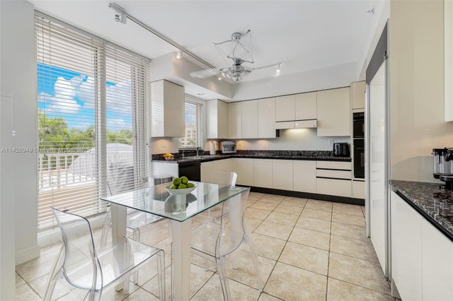 5 of 28 - 789 Crandon Blvd 403, Key Biscayne, FL
